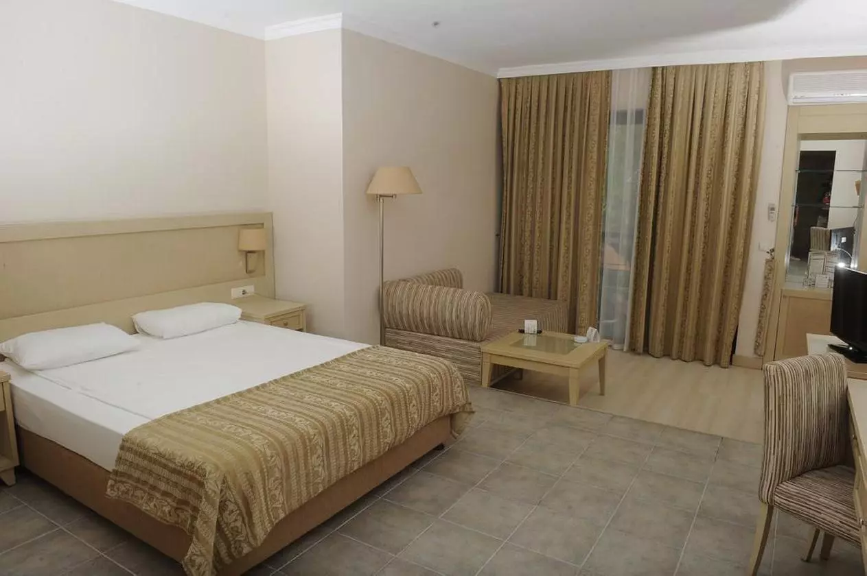 UTOPIA_SHABAVIZ (3).jpg